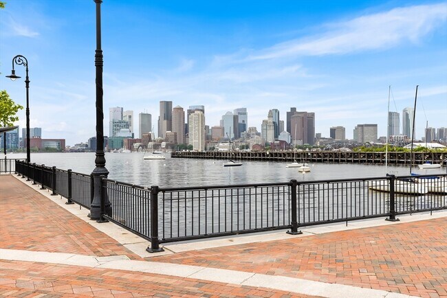 286 Maverick St in Boston, MA - Building Photo - Building Photo