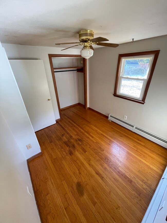 139 Buck St in Gorham, ME - Foto de edificio - Building Photo