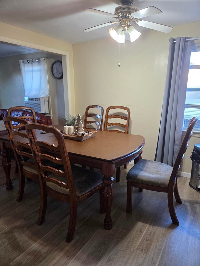 413 Paderewski Ave, Unit 2nd floor