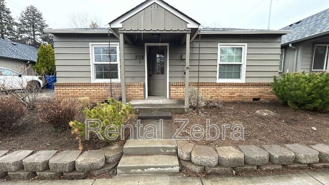 property at 208 SE 4th St