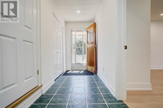 36 Sherwood Forest Dr in Markham, ON - Building Photo - Building Photo