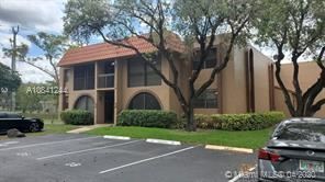 8600 NW 34th Pl in Sunrise, FL - Foto de edificio