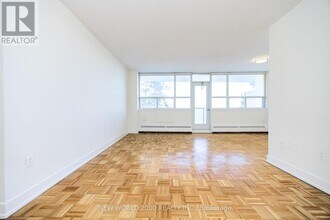 33 Erskine Ave in Toronto, ON - Building Photo - Building Photo