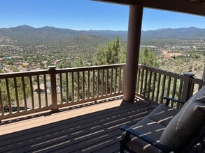 889 Tom Mix Trl in Prescott, AZ - Foto de edificio - Building Photo