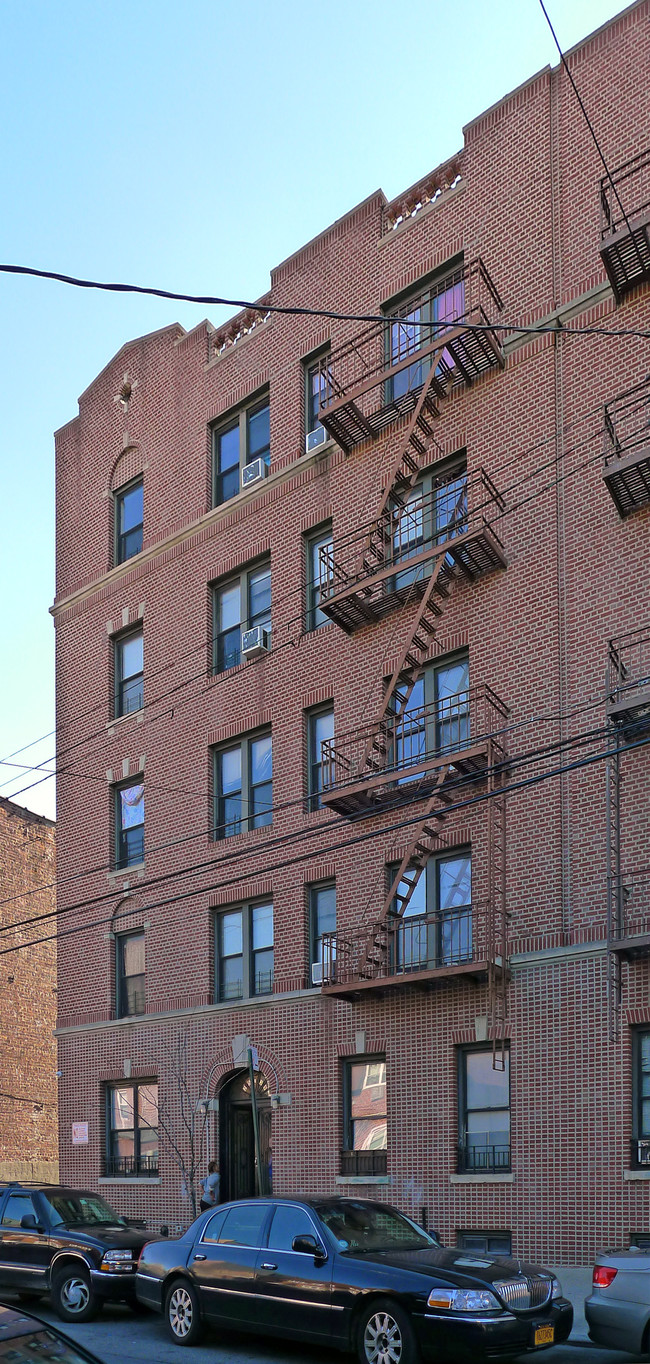 2539 44th St in Astoria, NY - Building Photo - Building Photo