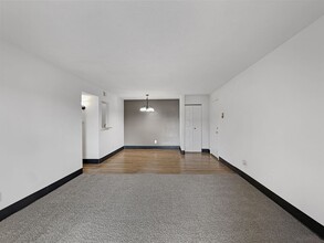 5560 E Virginia St in Evansville, IN - Building Photo - Building Photo