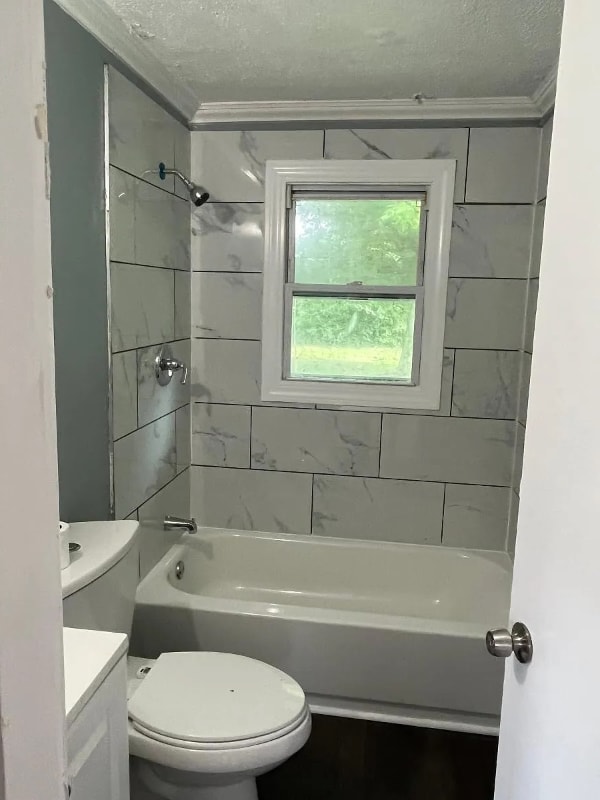 4433 Lynnview Dr in Louisville, KY - Foto de edificio - Building Photo