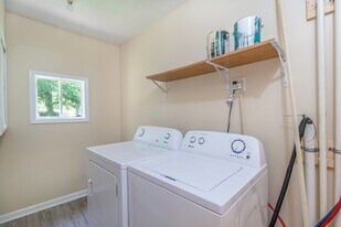 2505 Ashton Ave in Kalamazoo, MI - Building Photo