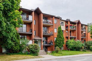 3510 Notre-Dame Boul in Laval, QC - Building Photo