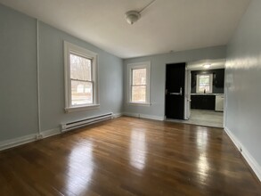 15 Bradley St, Unit 2nd floor in Naugatuck, CT - Building Photo - Building Photo