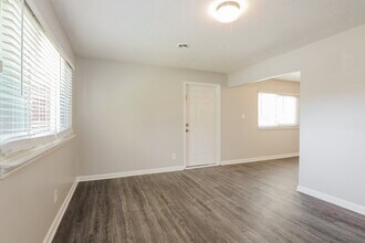 17 Gerry Ct in Beech Grove, IN - Building Photo - Building Photo