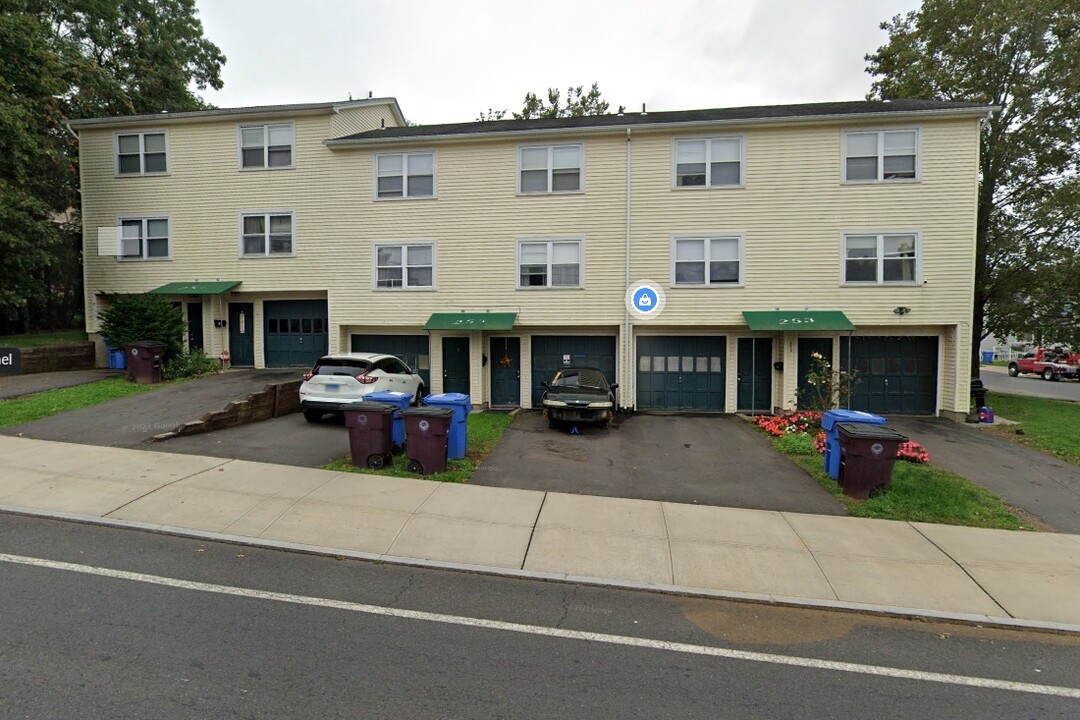 253 Allen St in New Britain, CT - Building Photo