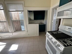 438-440-440 Castro St in San Francisco, CA - Building Photo - Building Photo