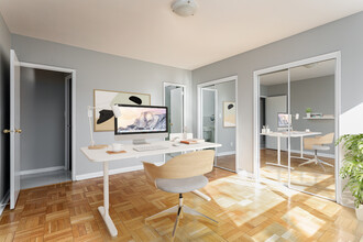 159-221 Russell Hill Rd in Toronto, ON - Building Photo - Building Photo