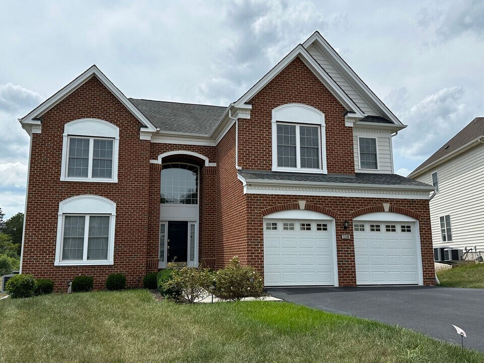 110 Pangborne Ct in Winchester, VA - Foto de edificio