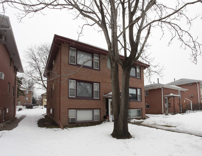 1318 B St in Lincoln, NE - Foto de edificio - Building Photo