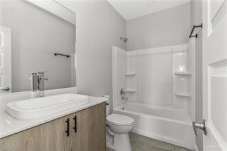 901 Sugar Gdn Dr in Pharr, TX - Building Photo - Building Photo