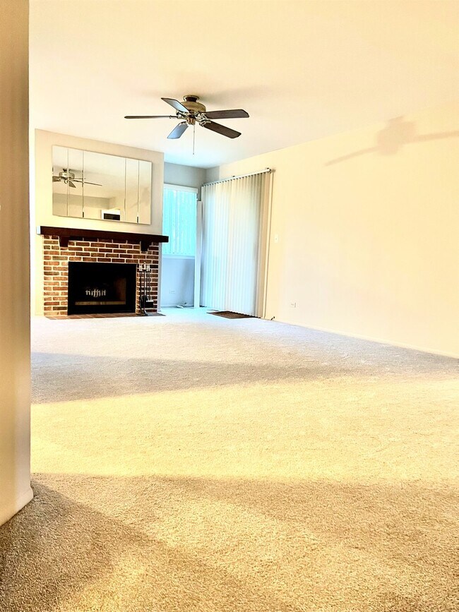 601 Hanover Ct in Schaumburg, IL - Building Photo - Building Photo