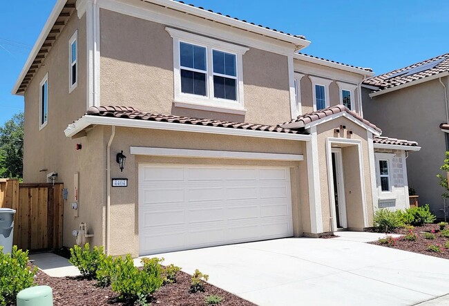 4404 Sierra Pine Way in Rocklin, CA - Foto de edificio - Building Photo