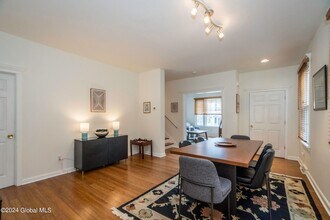 41 Walton St in Saratoga Springs, NY - Building Photo - Building Photo