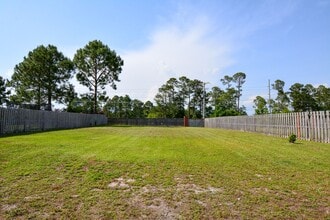 202 Admiral Ct in Sneads Ferry, NC - Building Photo - Building Photo