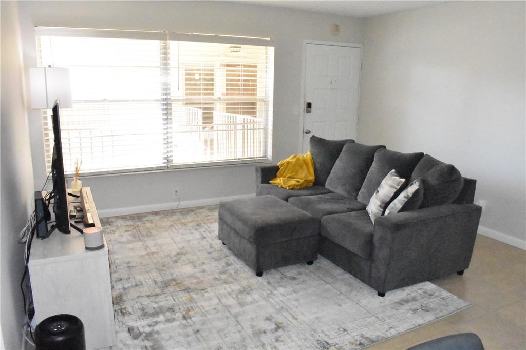 3586 N University Dr, Unit U-6 in Coral Springs, FL - Foto de edificio