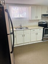 2461 Hensall St in Mississauga, ON - Building Photo - Building Photo