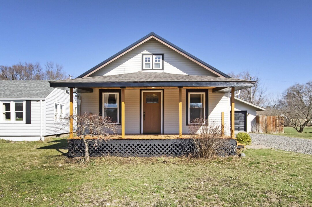 54054 N Ironwood Rd in South Bend, IN - Building Photo
