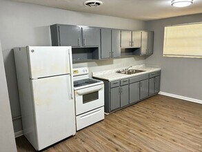 7138 Conant Ave in Jacksonville, FL - Building Photo - Building Photo