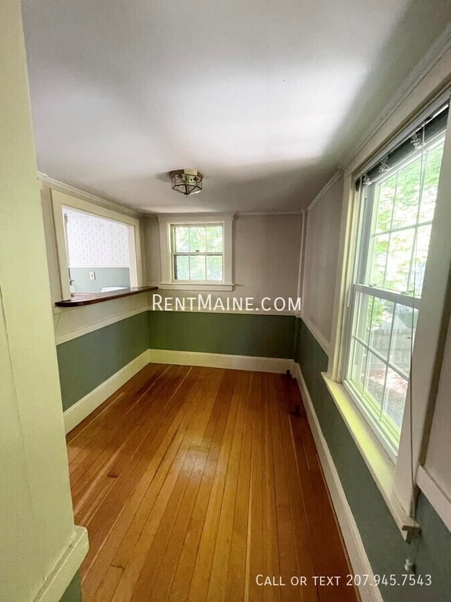24 Grove St in Bangor, ME - Building Photo - Building Photo