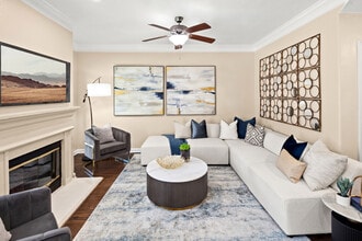 Villas At Parkside in Farmers Branch, TX - Foto de edificio - Building Photo