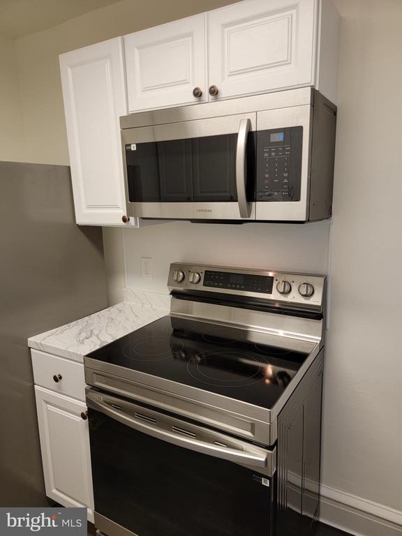 226 Long Ln in Upper Darby, PA - Building Photo - Building Photo