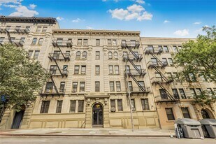 29 Convent Ave in New York, NY - Building Photo
