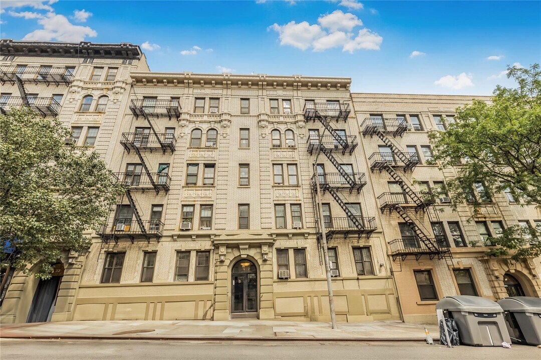29 Convent Ave in New York, NY - Building Photo