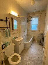 85 Winchester St, Unit 5 in Brookline, MA - Building Photo - Building Photo