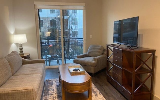 3101 Akers Mill Rd SE in Atlanta, GA - Building Photo - Building Photo