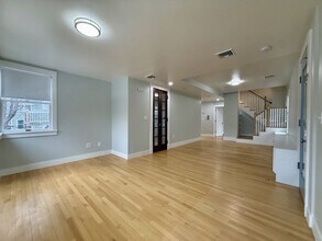 174 Maplewood St in Watertown, MA - Building Photo - Building Photo