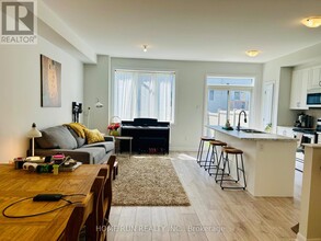 114 Maynooth Ct in Ottawa, ON - Building Photo - Building Photo