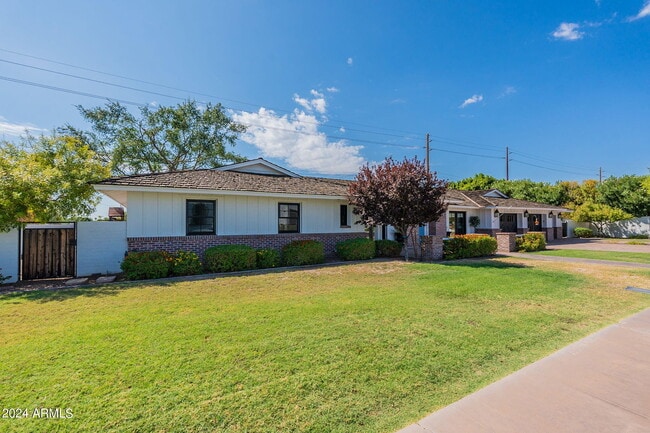 6433 E Calle Camelia in Scottsdale, AZ - Building Photo - Building Photo