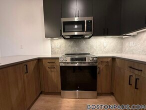 199 Gardner St in Boston, MA - Foto de edificio - Building Photo