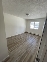 8531 Golden St, Unit Apt 1 in Anchorage, AK - Building Photo - Building Photo