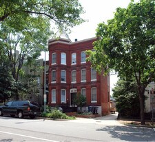 516 4th St NE Apartments