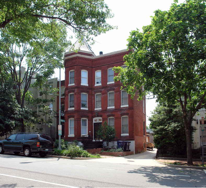 516 4th St NE in Washington, DC - Building Photo