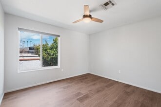1849 E Manhatton Dr in Tempe, AZ - Building Photo - Building Photo