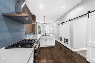 523 N Kedzie Ave in Chicago, IL - Building Photo - Building Photo