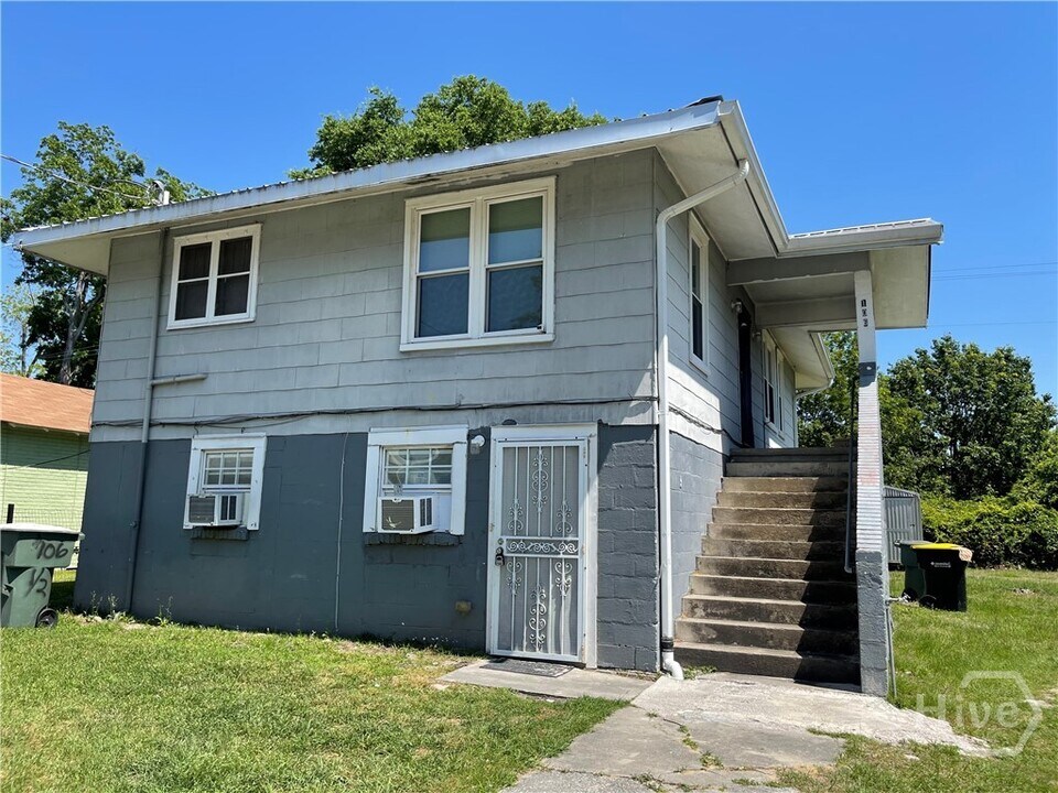 106 Gilbert Ave in Savannah, GA - Building Photo