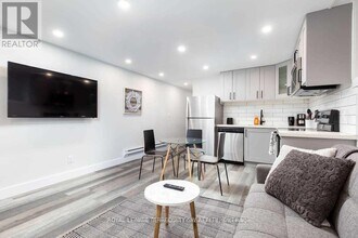 396 Lansdowne Ave in Toronto, ON - Building Photo - Building Photo