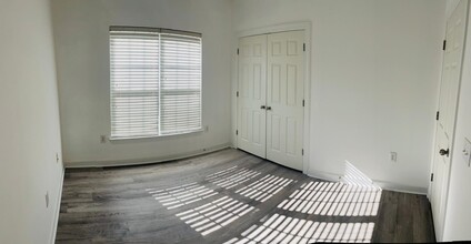 1505 Cadfel Ct, Unit 206 in Wilmington, NC - Foto de edificio - Building Photo