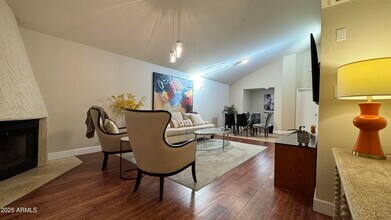 15020 N 40th St in Phoenix, AZ - Building Photo - Building Photo