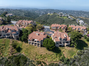 1 Geranium Ln in San Carlos, CA - Building Photo - Building Photo